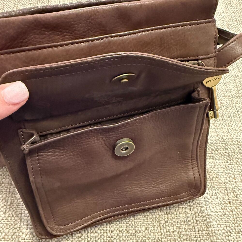 Vintage Fossil 1954 Brown Pebbled Leather Crossbody Bag Adjustable Sling Purse - Picture 6 of 10